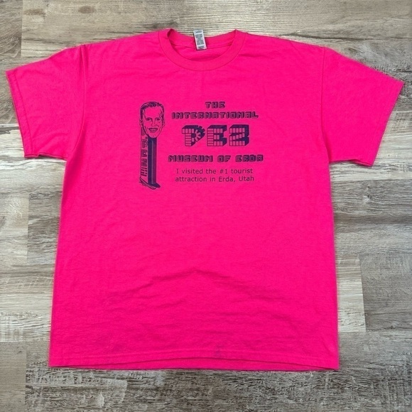 Pink PEZ retro Utah tourist t shirt
Mens L measures 21x28
Nice condition - Picture 3 of 5